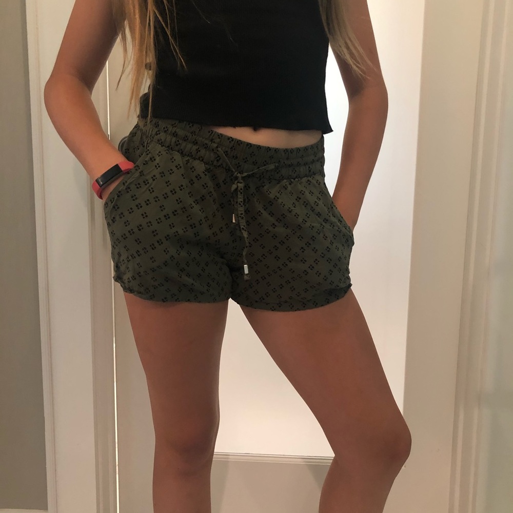 green old navy comfy shorts - Picture 2 of 4